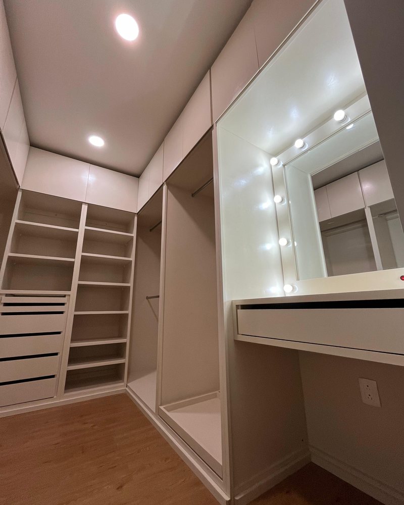 Vestidor con tocador de lujo